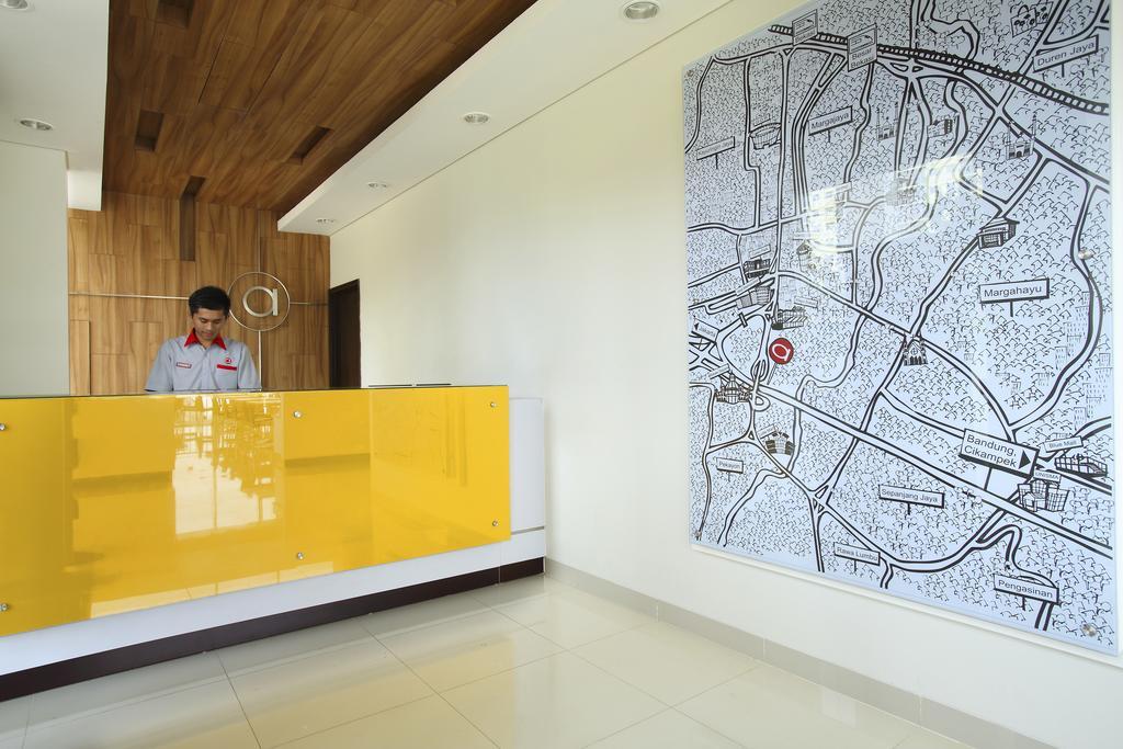 Amaris Hotel Bekasi Barat Экстерьер фото