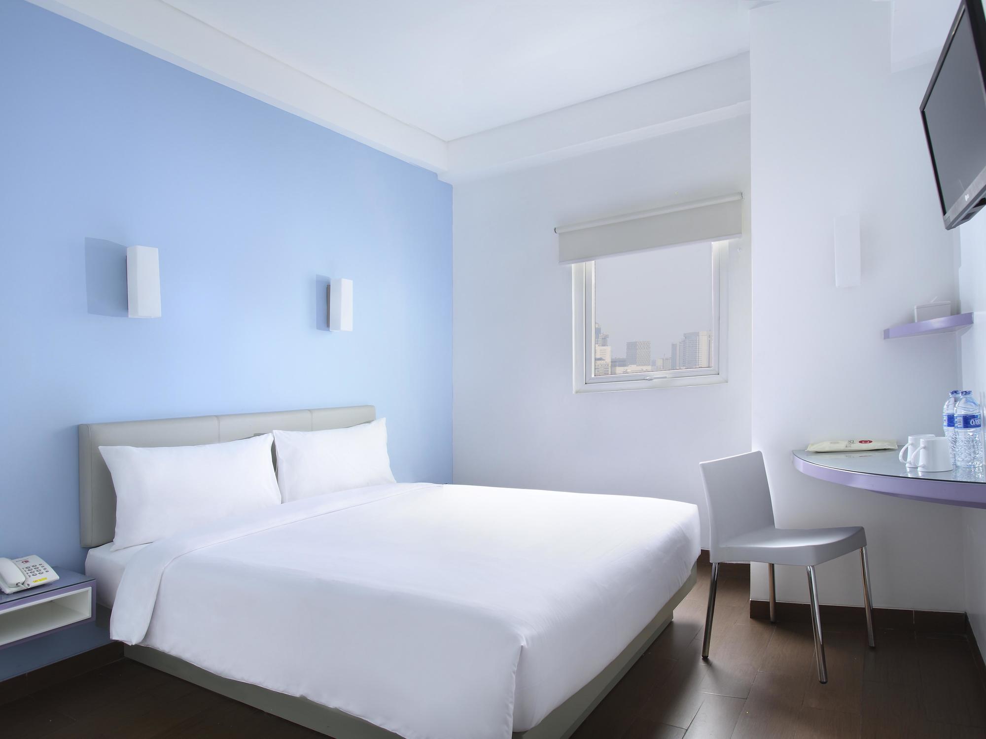 Amaris Hotel Bekasi Barat Экстерьер фото
