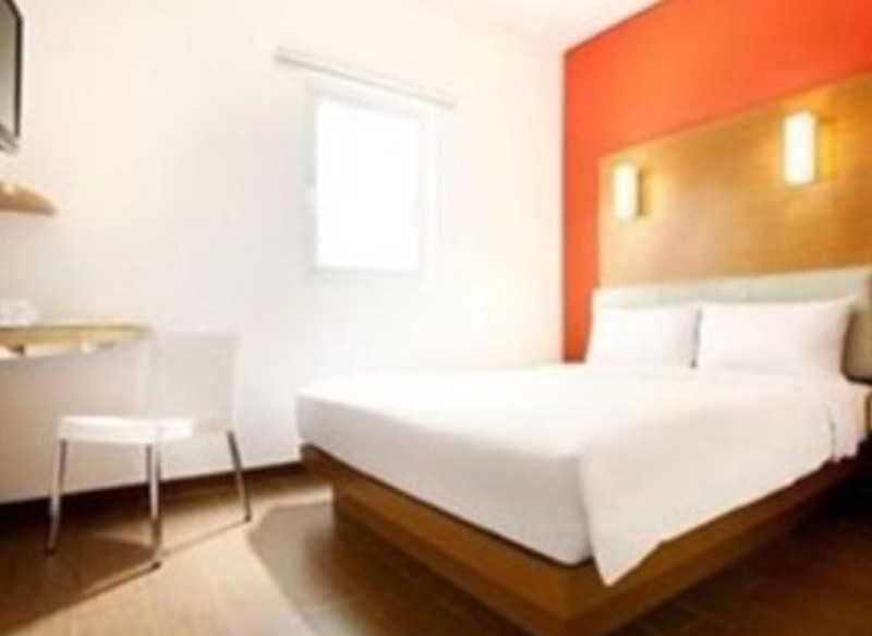 Amaris Hotel Bekasi Barat Экстерьер фото