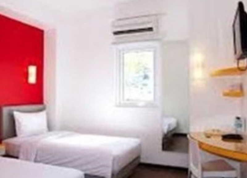 Amaris Hotel Bekasi Barat Экстерьер фото